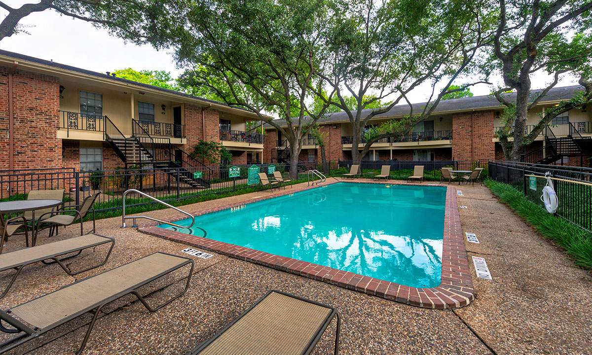 Slide 6 | Colony Oaks Houston Apartments