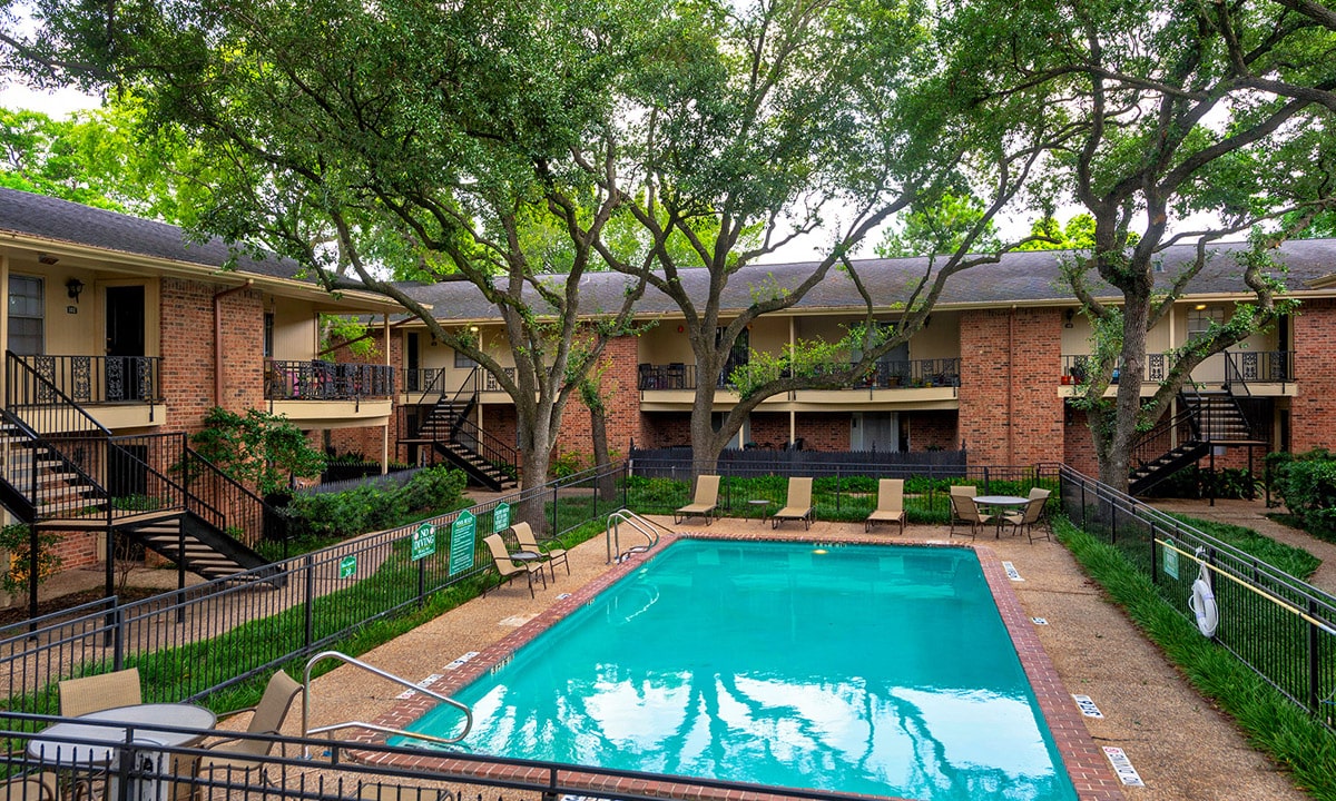 Gallery 2 | Colony Oaks Apartment in Bellaire Houston